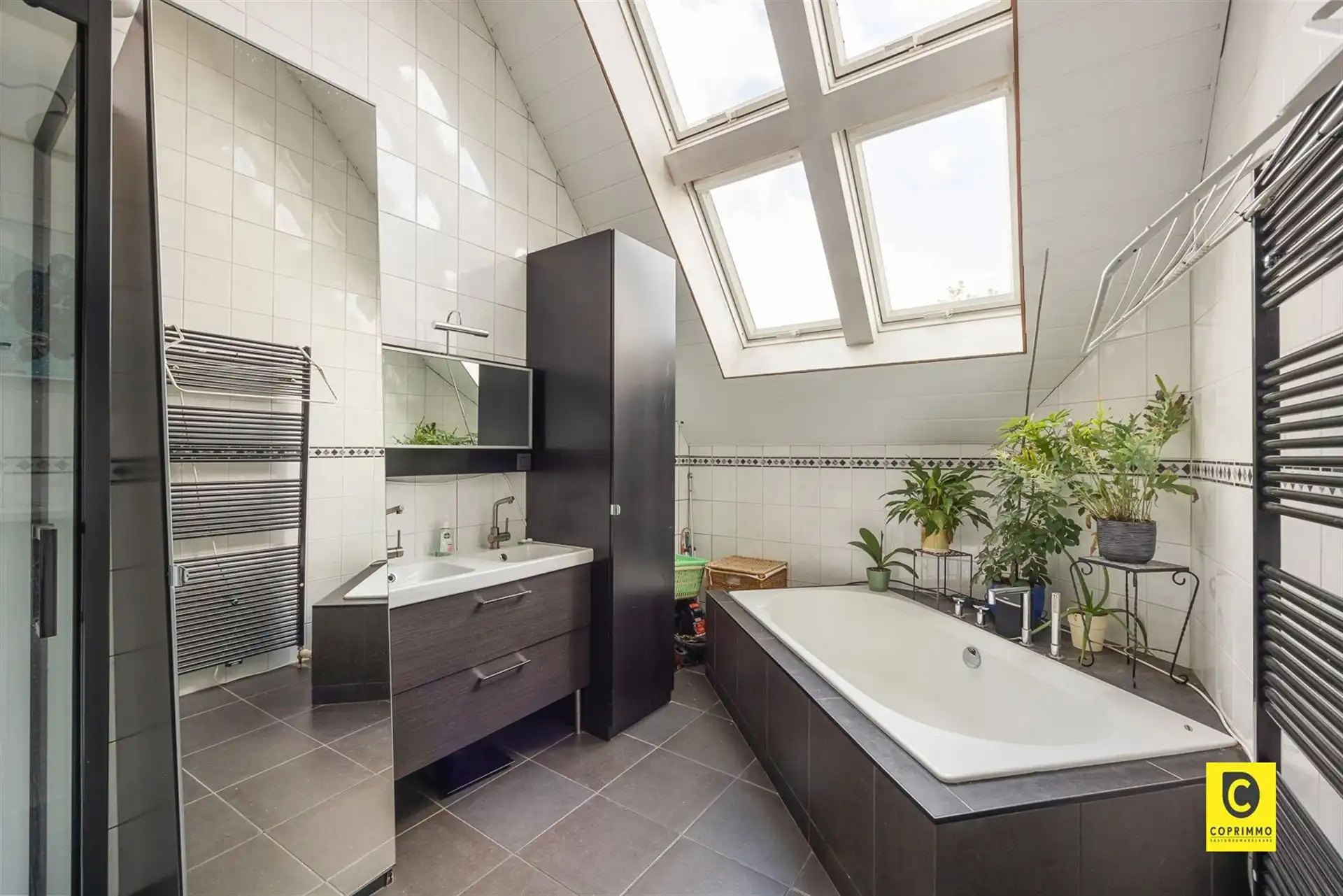 Zeer ruime bel-etage met tuin nabij Rivierenhof ! foto 15