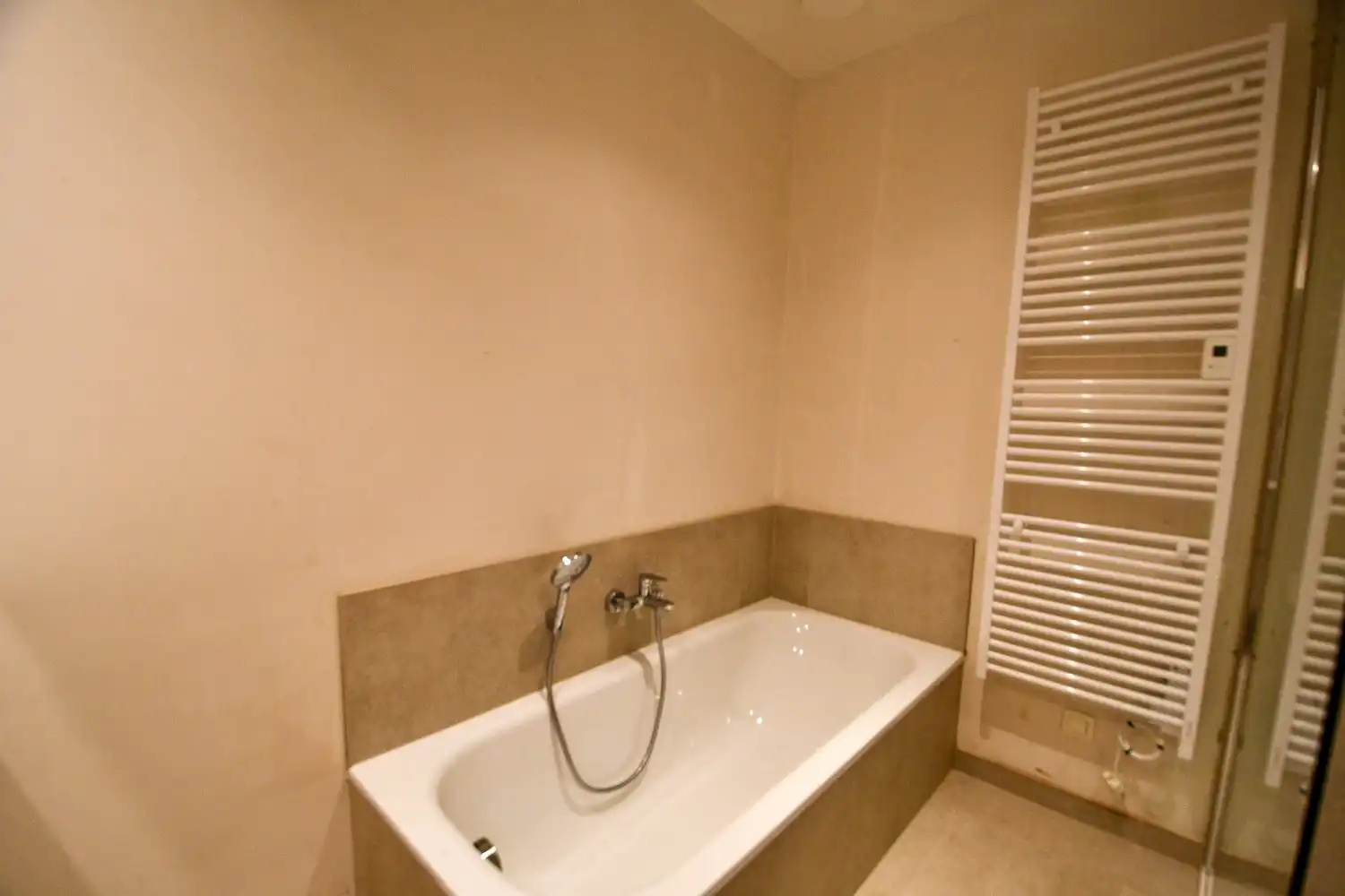 Ruim doorzonappartement nabij het centrum foto 10