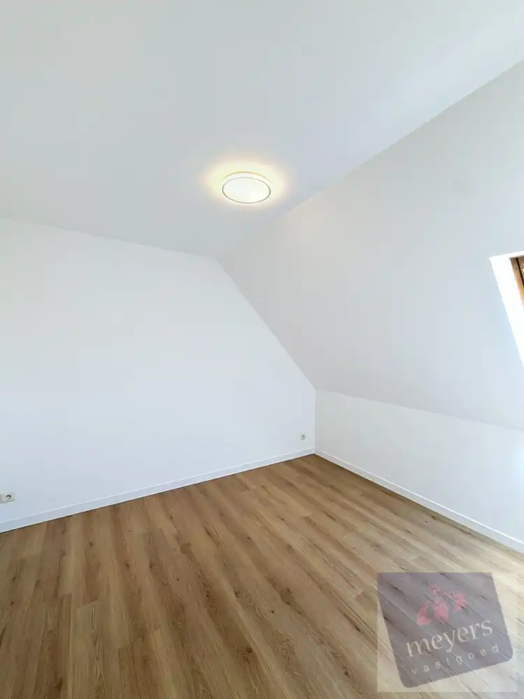Appartement met 2 slaapkamers, terras en garage te huur in Hasselt foto 12