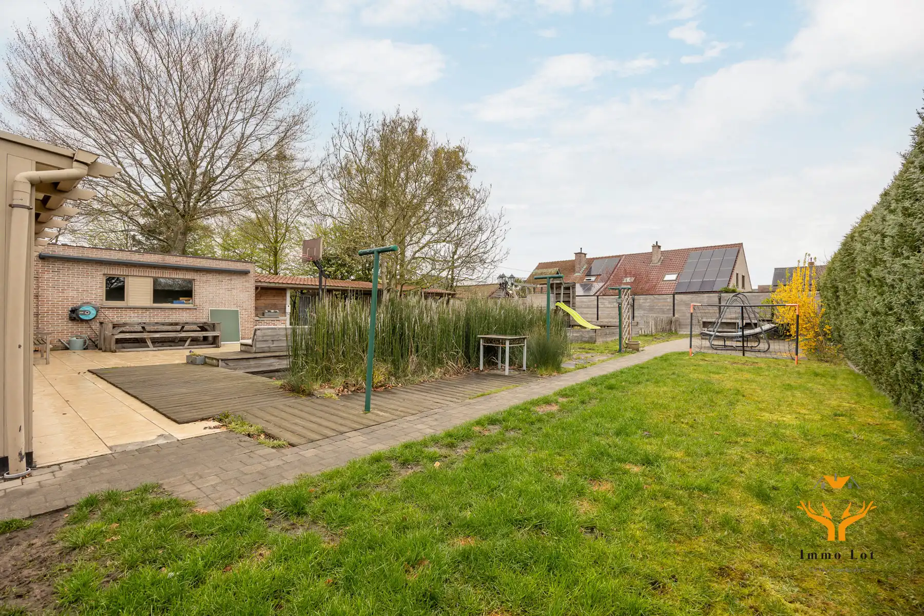 Instapklare gezinswoning met 7 slpk en tal van mogelijkheden foto 30