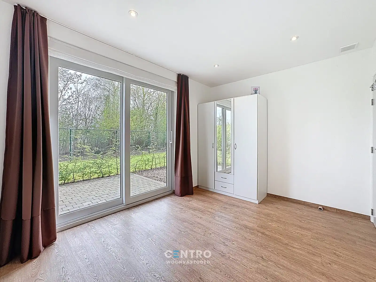 RECENT gelijkvloersappartement met 2 ZONNETERRASSEN te Brugge! foto 11