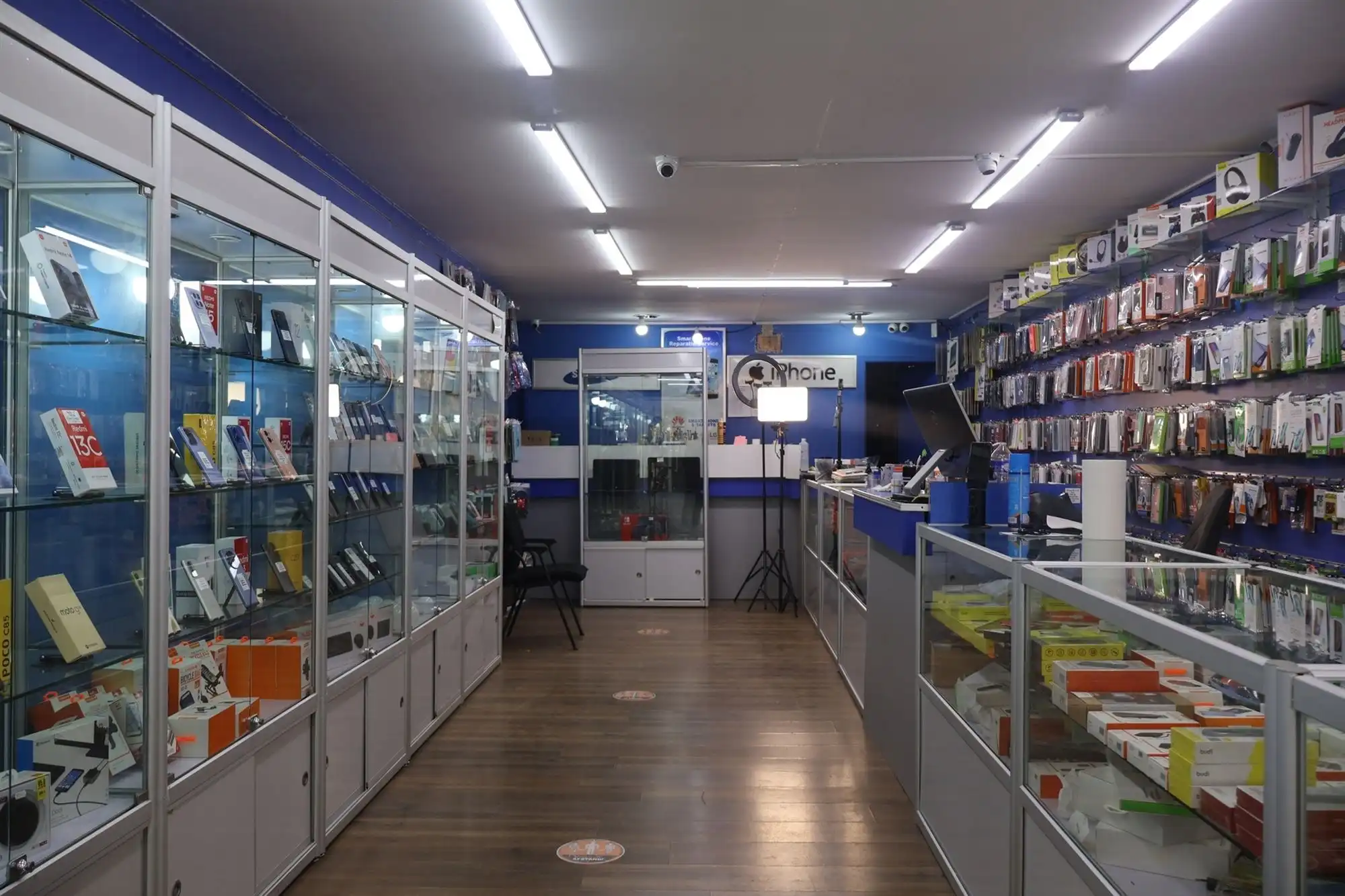 Dubbel commercieelpand in een bruisende winkelstraat foto 2