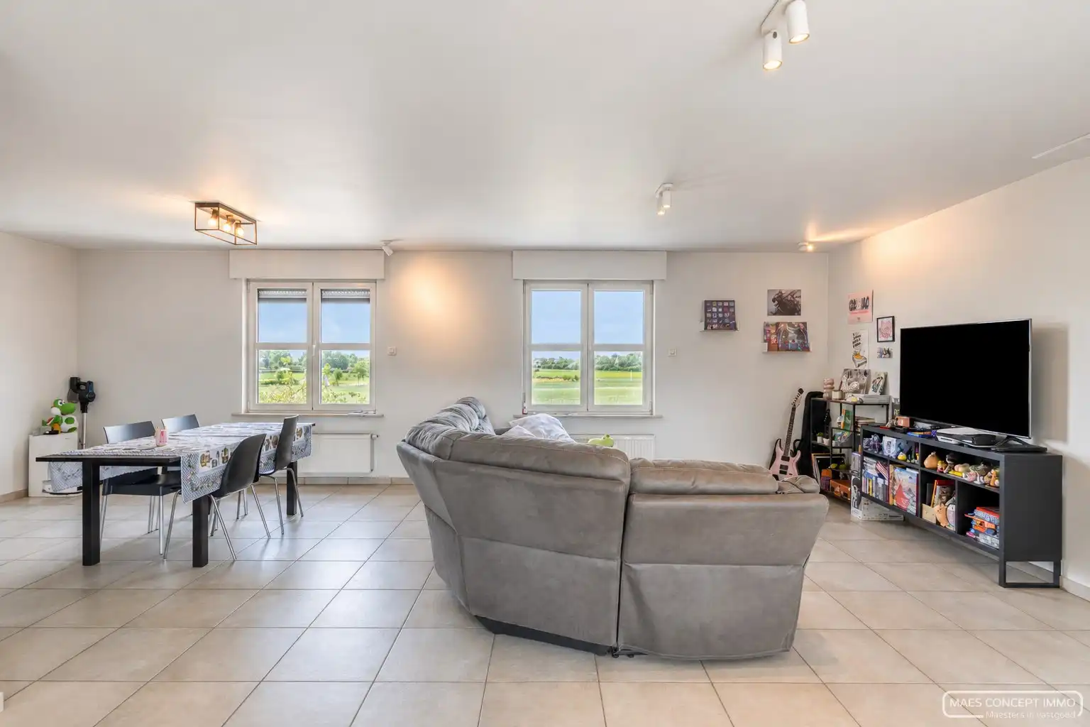 Investeringsopportuniteit - 2 verhuurde handelspanden en appartement te koop in Waregem foto 19