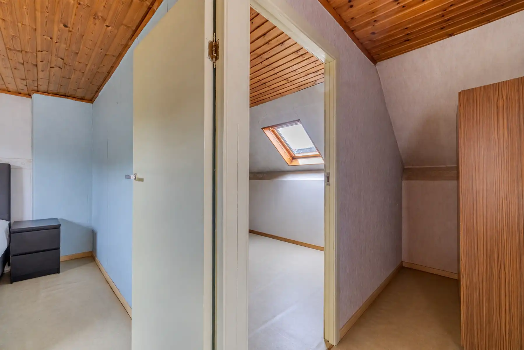 Volledig te renoveren woning met 2 slpks en garage op 540m2 foto 9