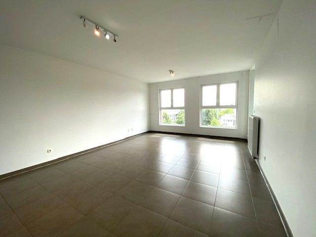 Topligging 1 slpka appartement + terras + autostaanplaats centrum Geel foto 5