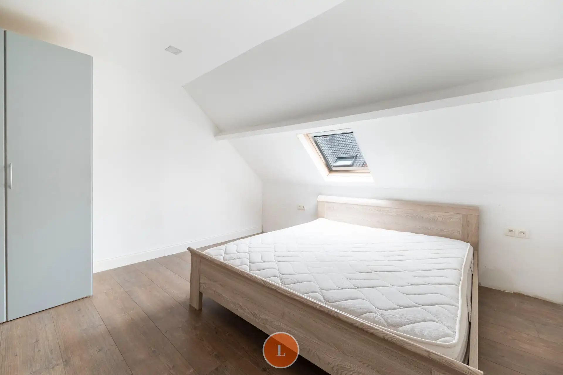 Handelshuis te koop in centrum Izegem foto 9