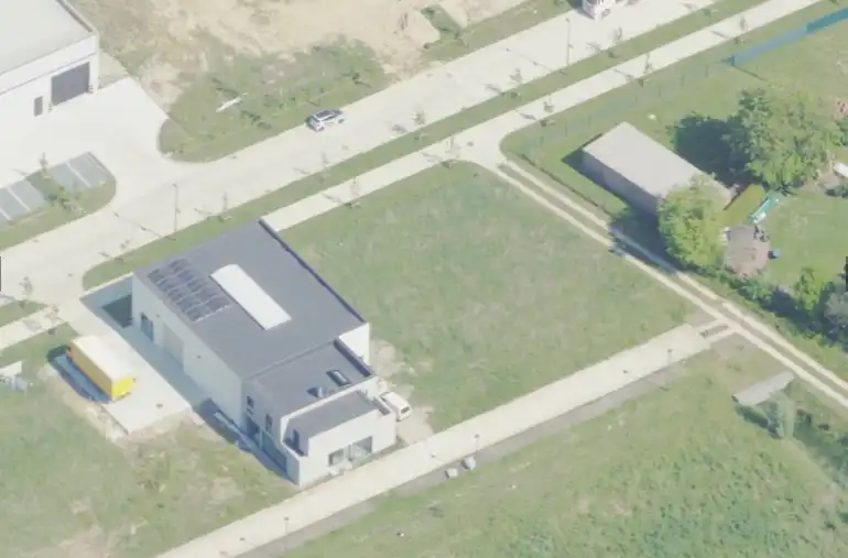 Vlot bereikbaar en bouwklaar perceel voor Woning met atelier foto 3