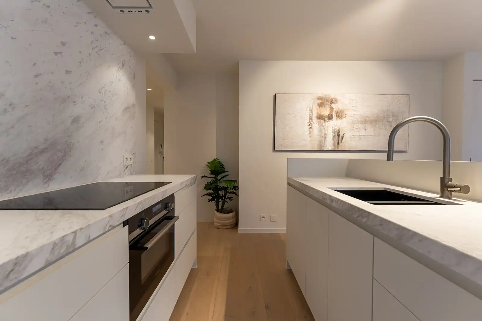 Gerenoveerd appartement in het hart van Knokke, ideaal tweede verblijf of investering. foto 3