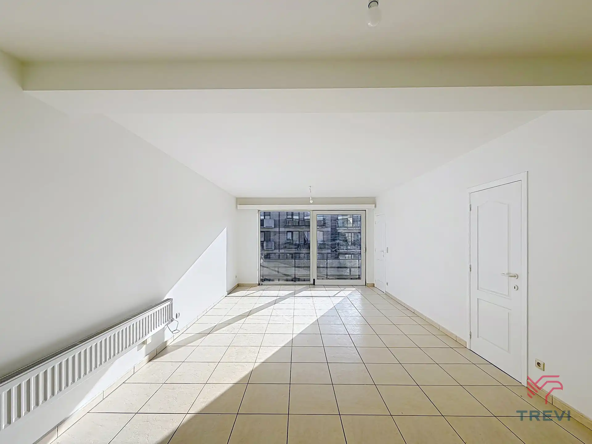 Gerenoveerd appartement met 2 slaapkamers  foto 2