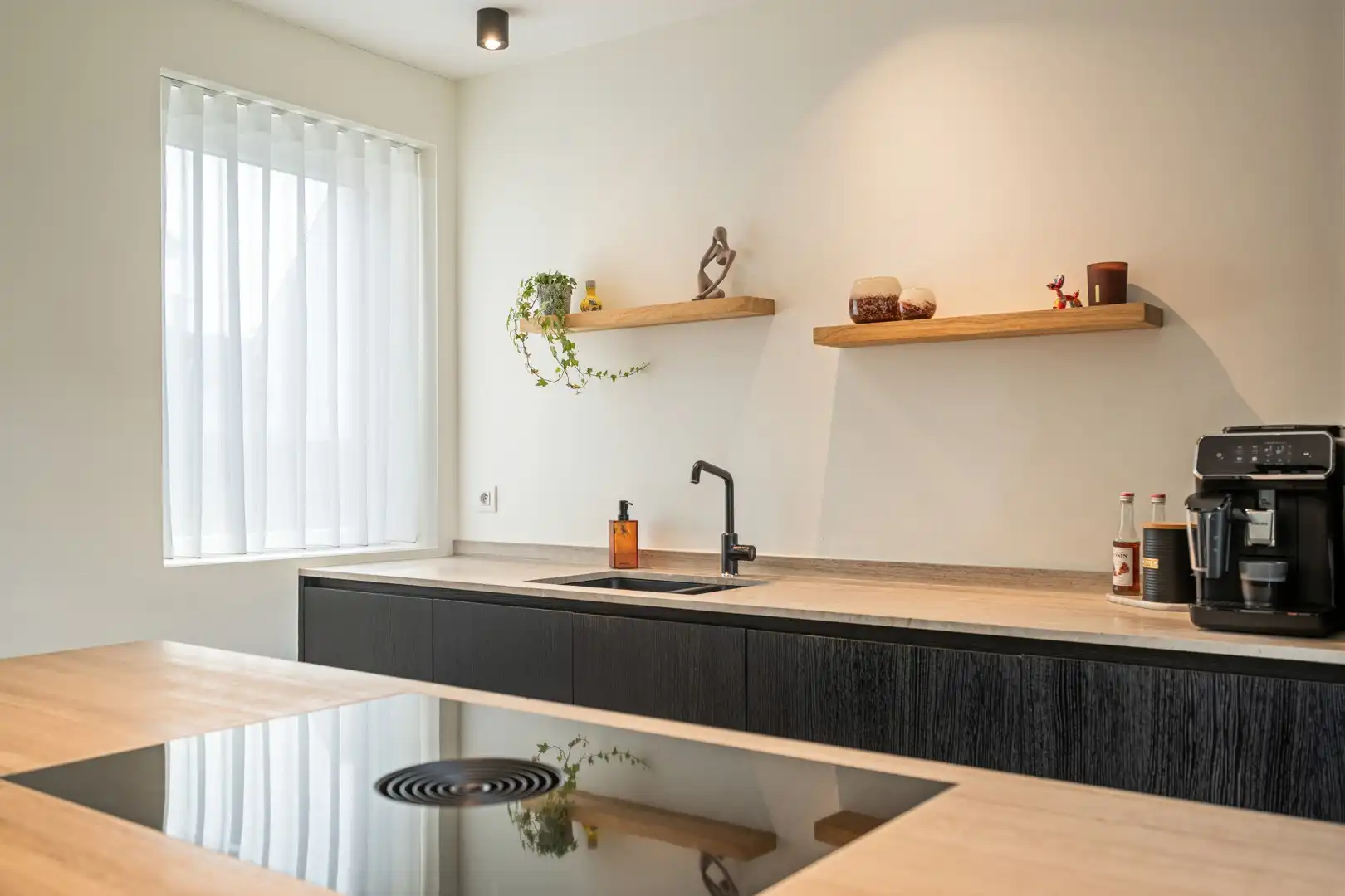 Recente, perfect afgewerkte villa met 4 slaapkamers te Roeselare foto 11