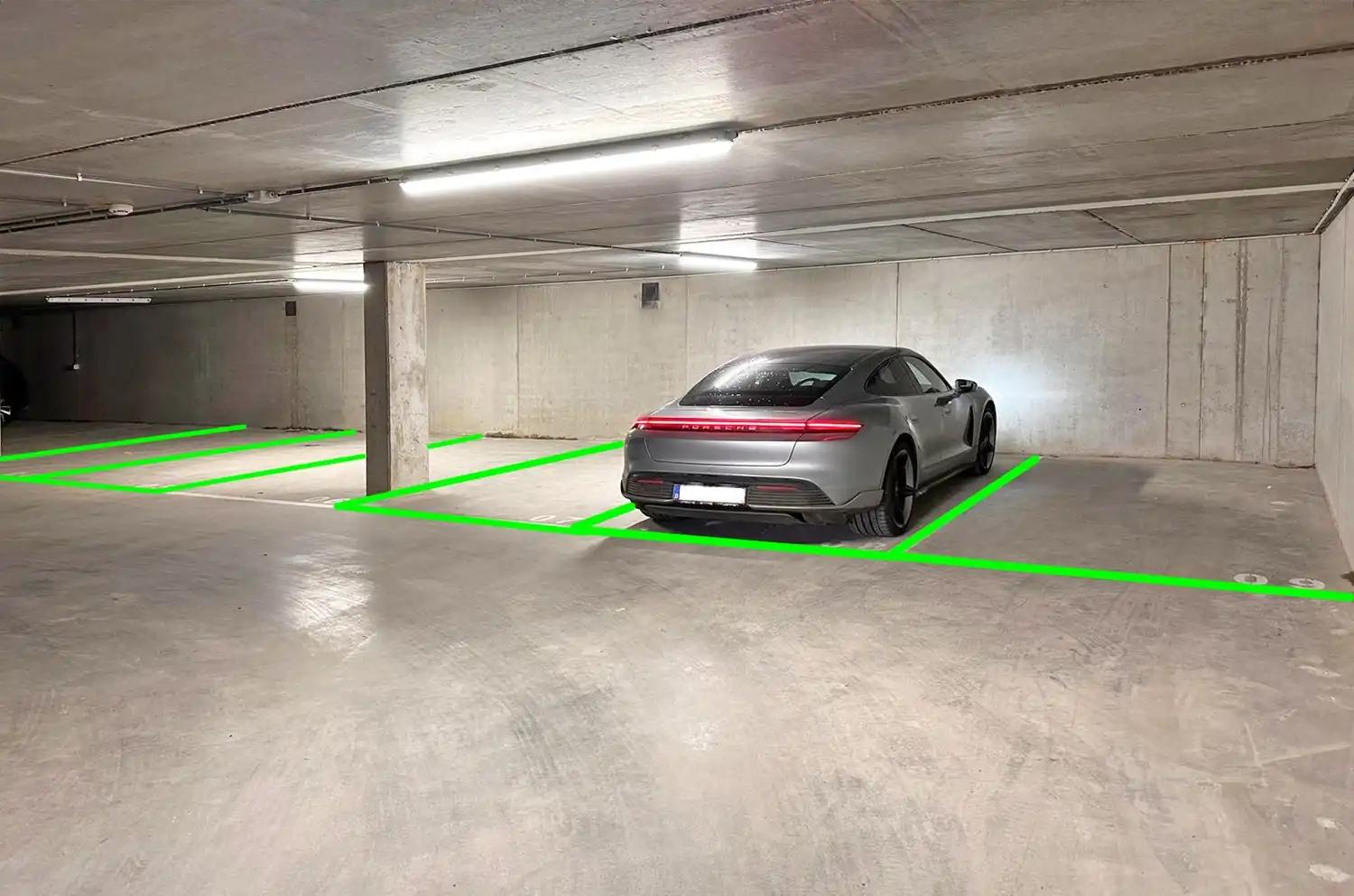 Ondergrondse autostaanplaats in residentie "THE SILVER RESIDENCE" foto 4