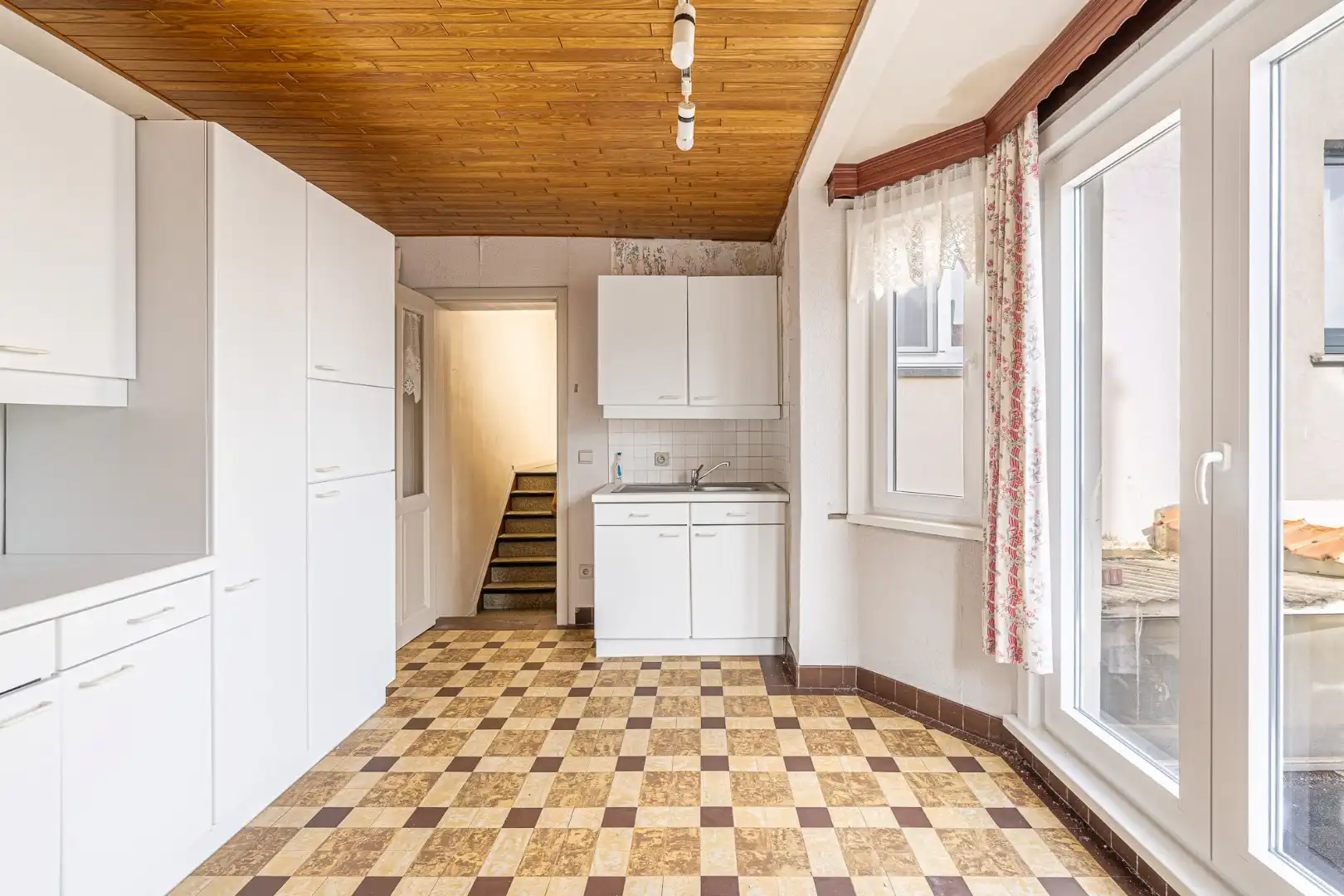 Handelsruimte/woning met polyvalente ruimte en 2 slaapkamers in Oostende foto 5