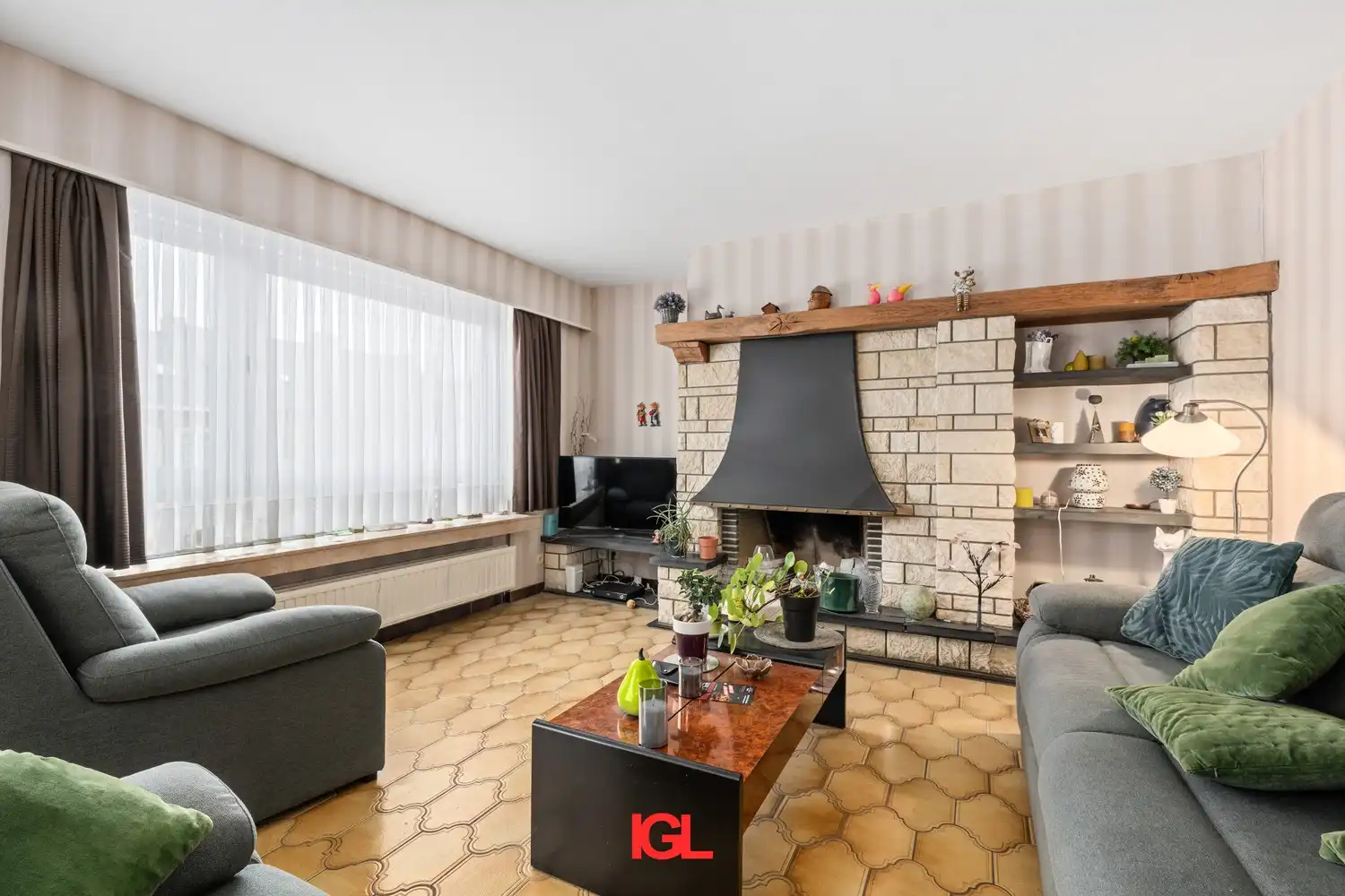 Ruim 3‑slaapkamerappartement met garage op centrale ligging in Sint‑Pieters‑Leeuw foto 2