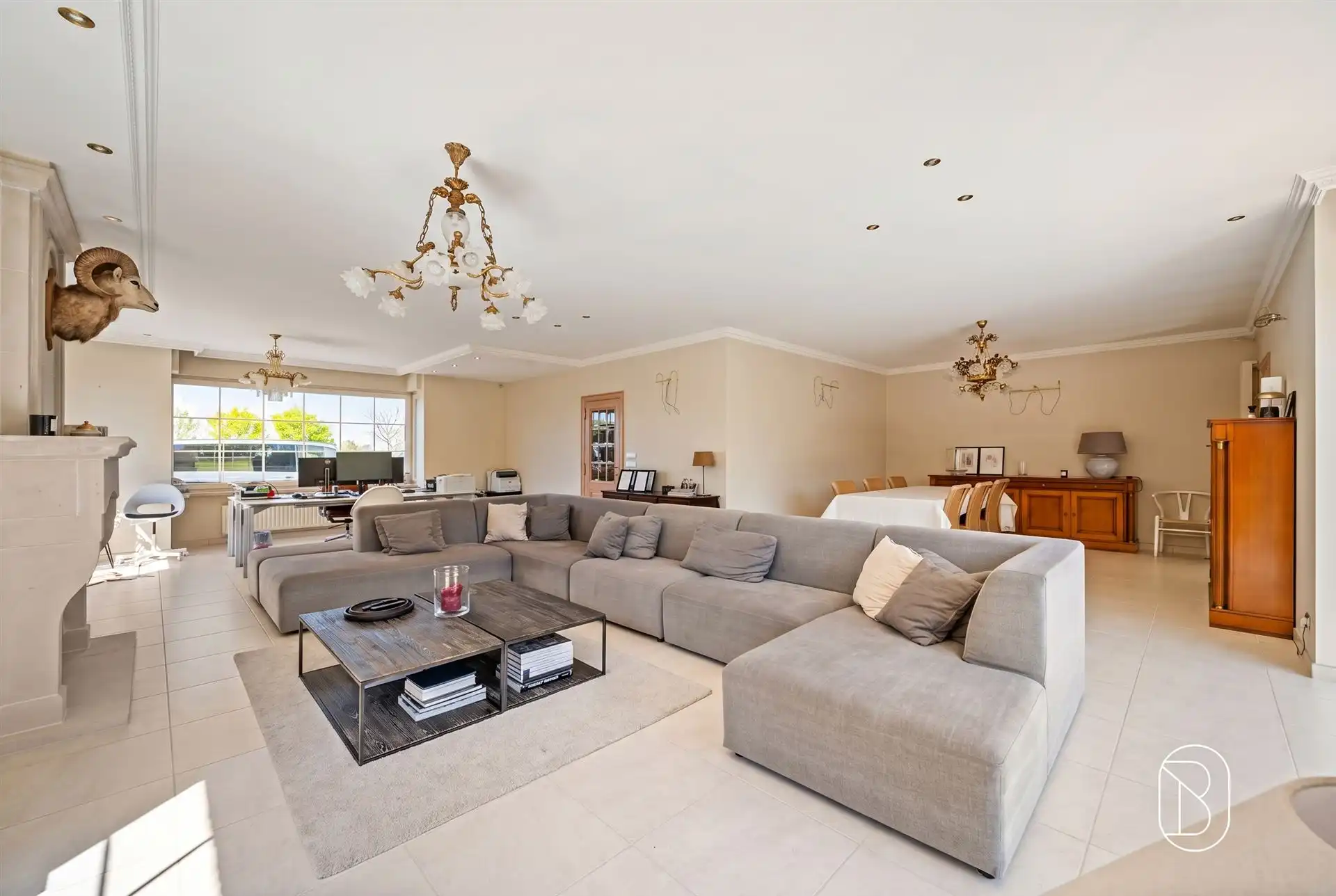 Perfect onderhouden grote villa op 3000m2. foto 11