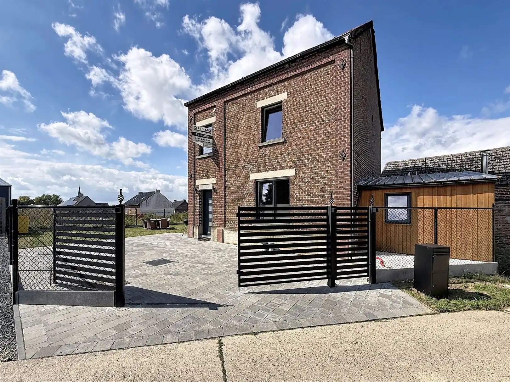 Gerenoveerde woning (2019), 2 slpks, zolder, opp 3a 03ca foto 2