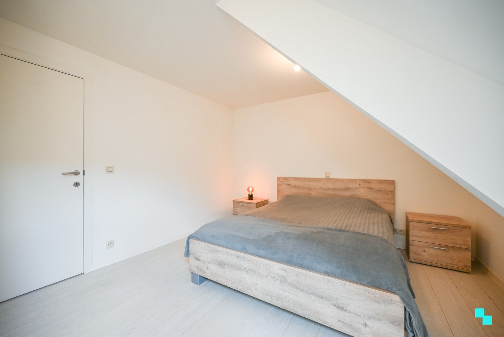 Volledig instapklaar duplex appartement in hartje Deerlijk foto 17