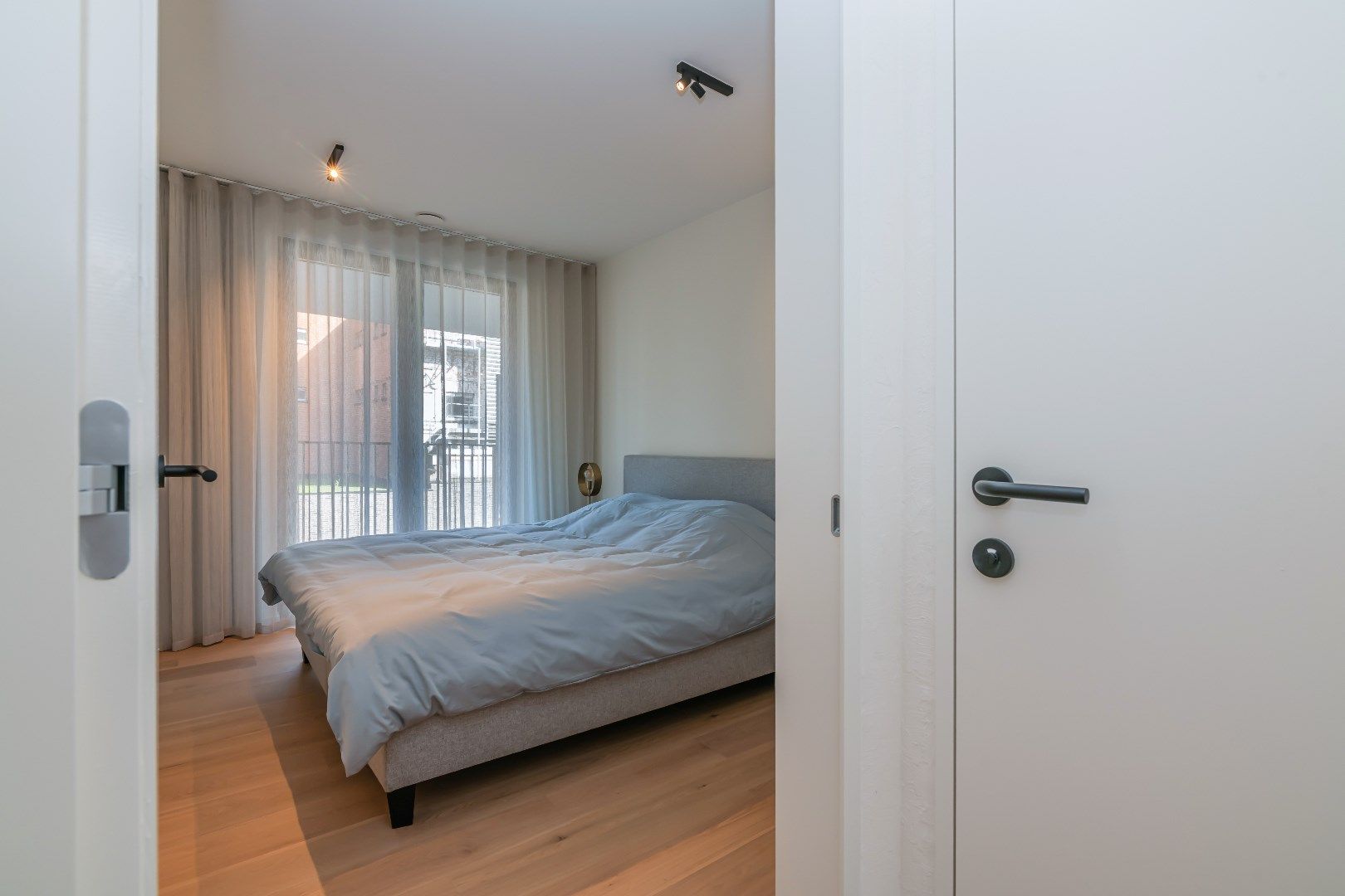 Prachtig instapklaar appartement met luxueuze afwerking in het centrum van Waregem foto 9