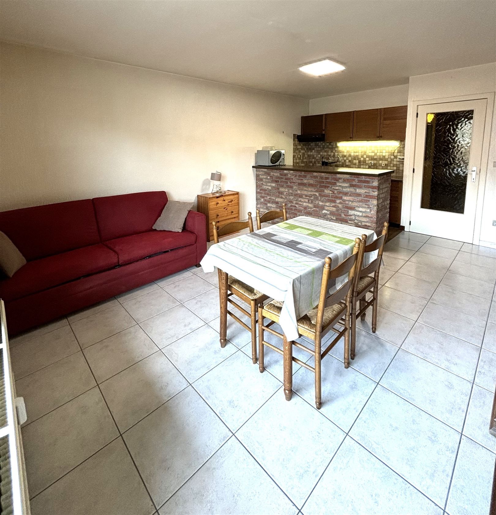 Gemeubelde studio Te Huur  foto 4