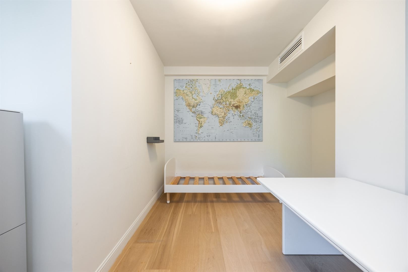 Zeer ruim appartement met 3 slaapkamers op TOP-locatie foto 12
