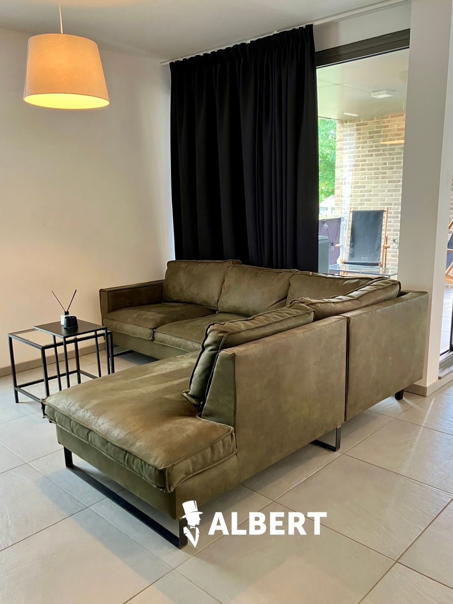 Ruim gemeubeld appartement met terras en 2 slaapkamers ! foto 3