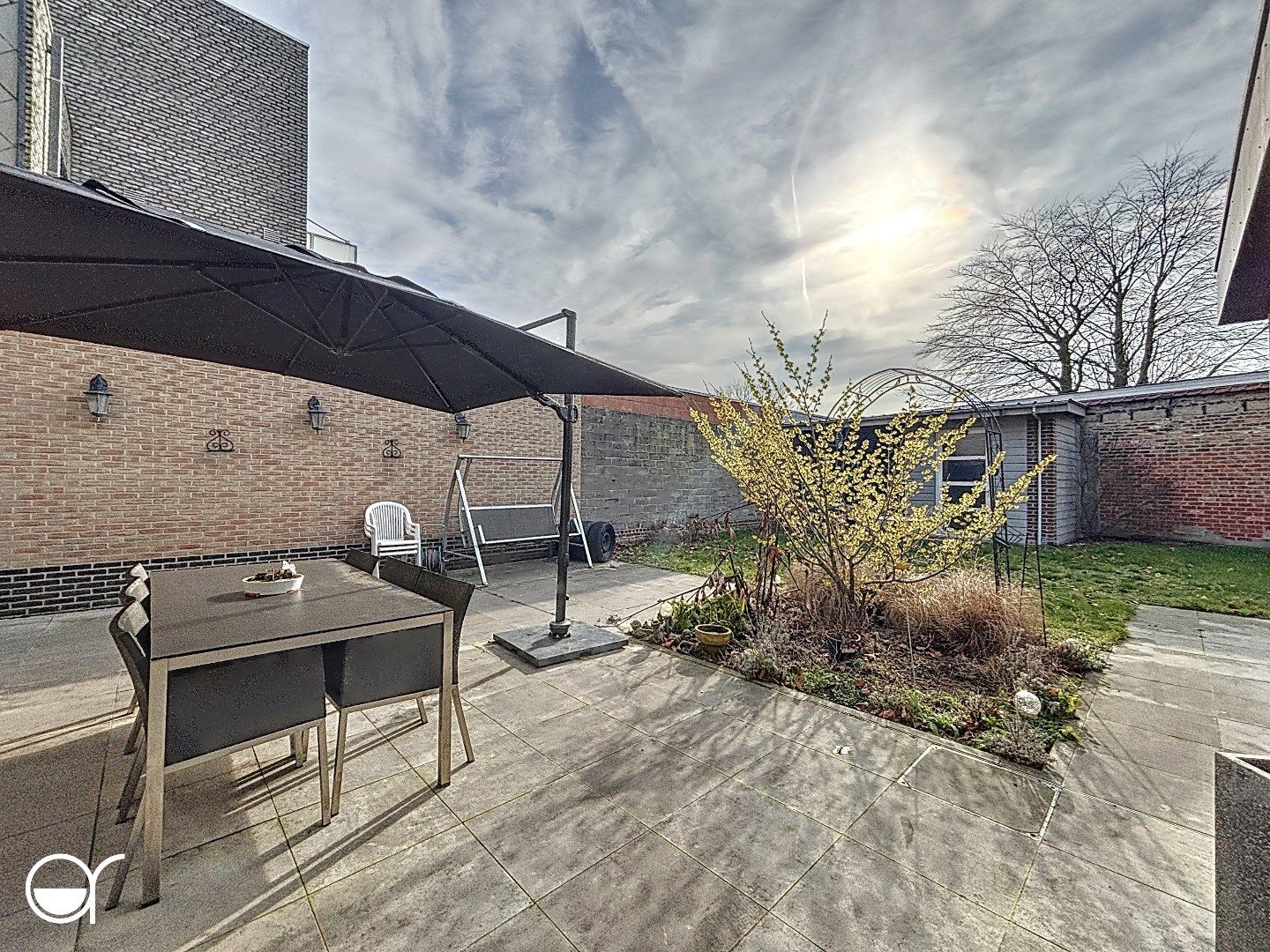 Ruime woning met vier slaapkamers, tuin, garage en mogelijkheid voor zelfstandige activiteit foto 27