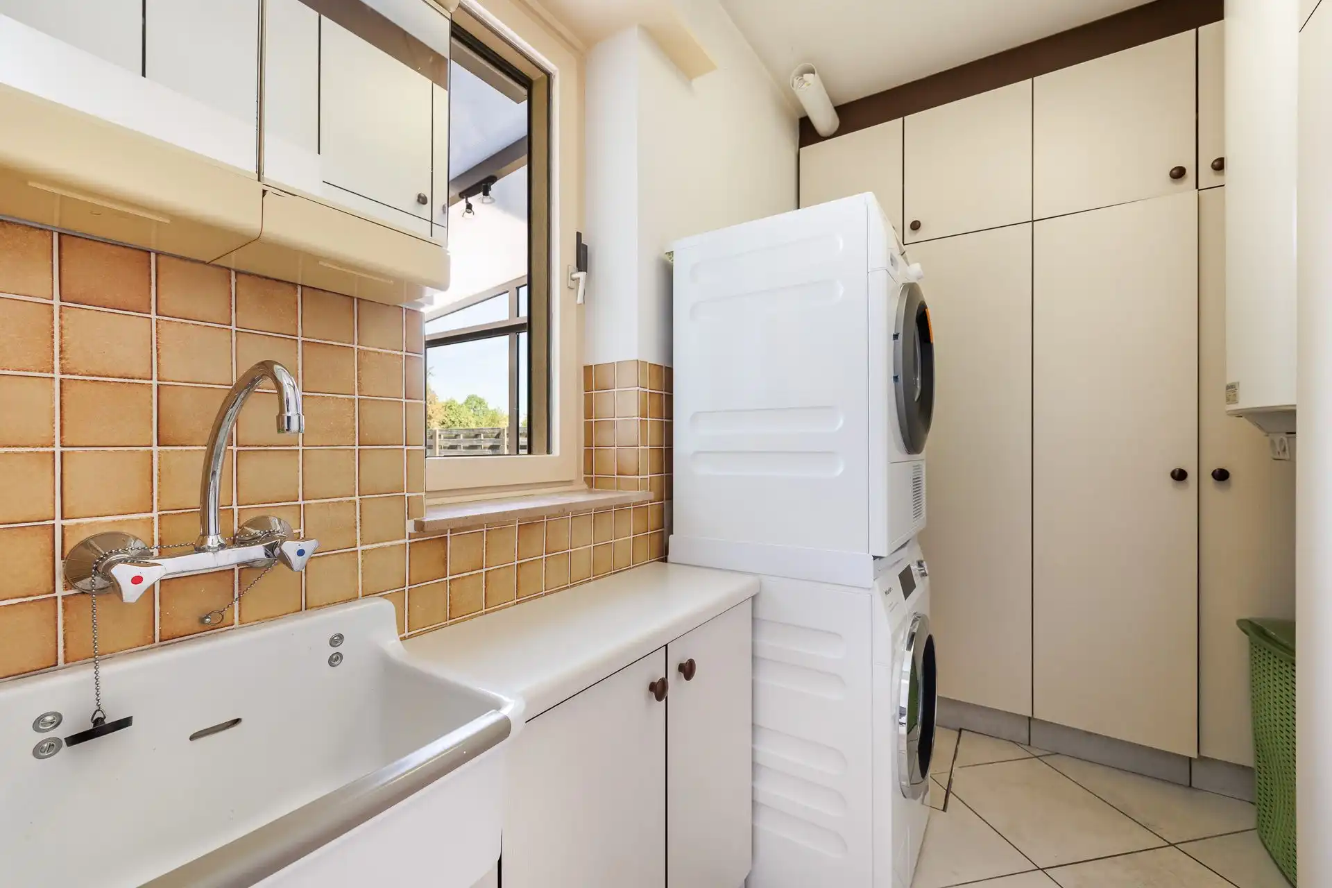 Fijne gezinswoning met 3 slaapkamers en ruime tuin foto 9