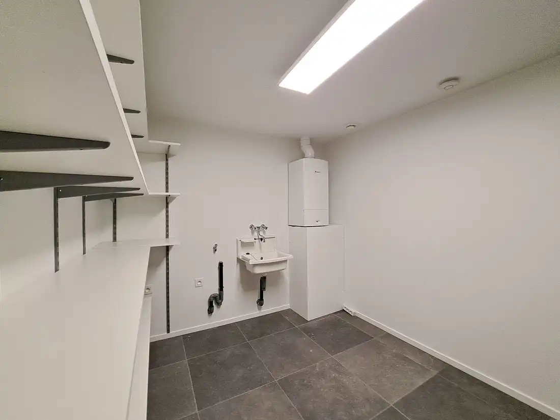 Instapklaar ruim duplex appartement te Rekem foto 20