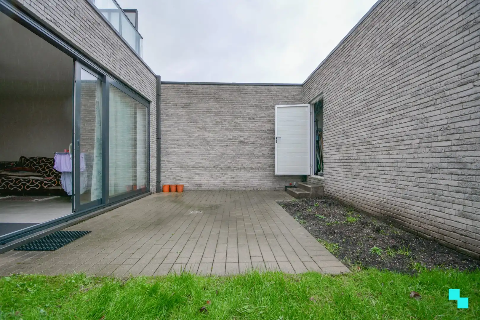 Recent, gelijkvloers appartement met garage te Westrozebeke foto 19