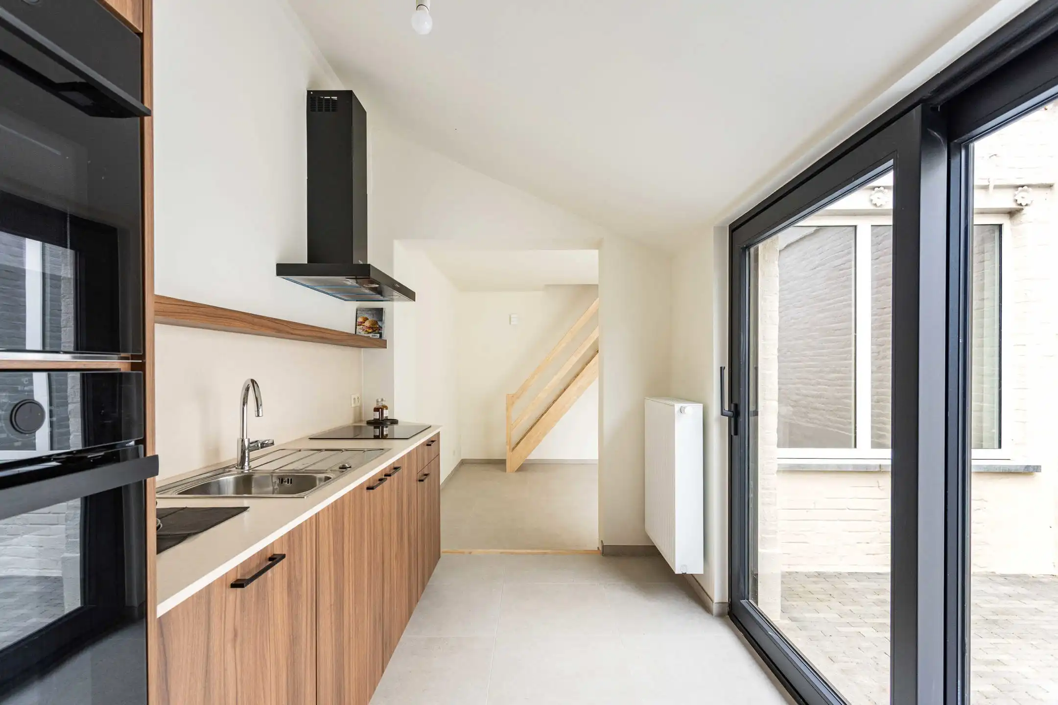 Volledig gerenoveerde woning met 4 slaapkamers foto 10