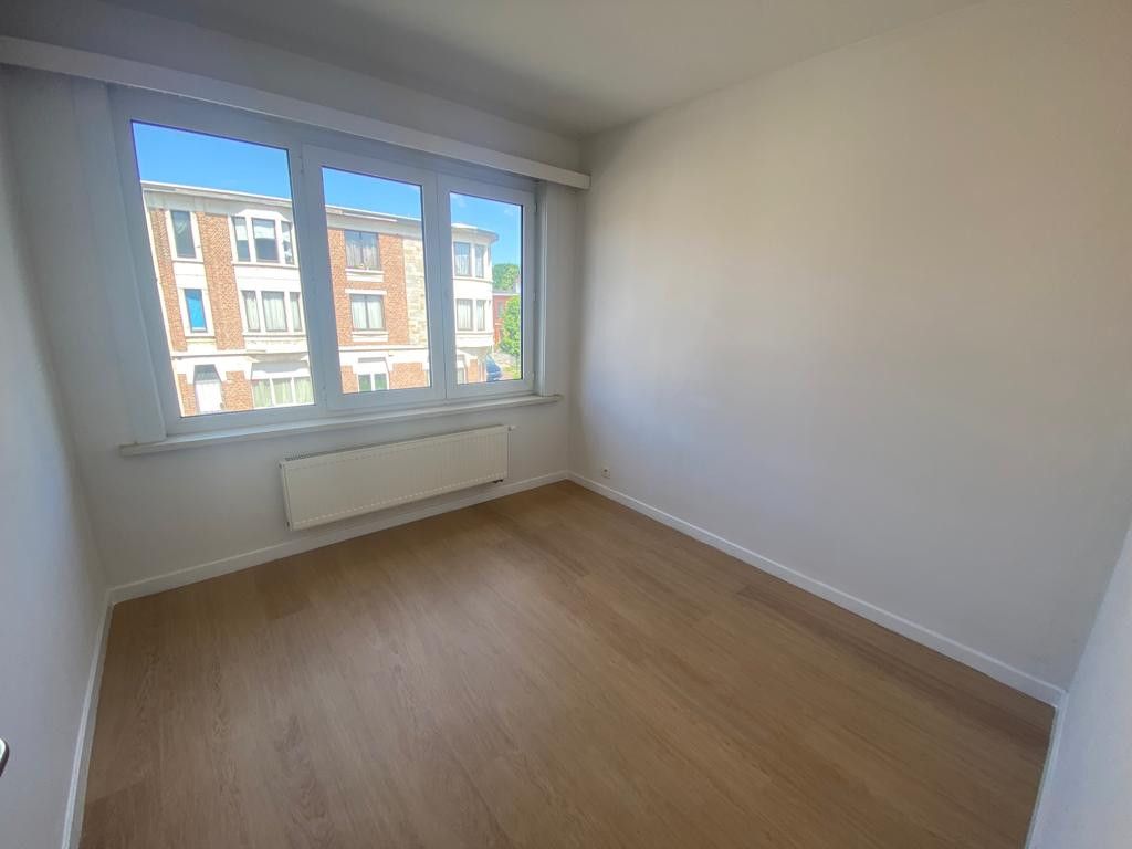 Tof appartement met 2 ruime kamers en een lichtrijke woonkamer foto 10