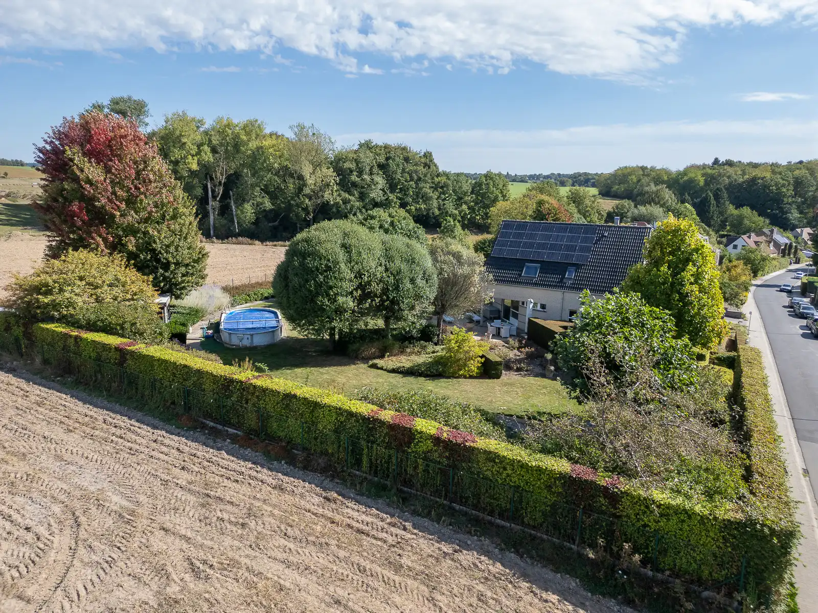 Een warme thuis in het groen foto {{pictureIndex}}