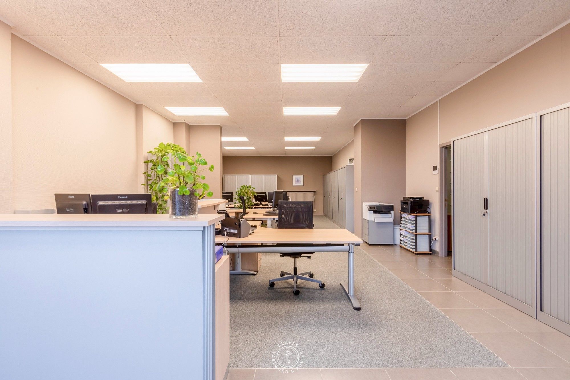 Welgelegen kantoorruimte met goede visibiliteit foto 14