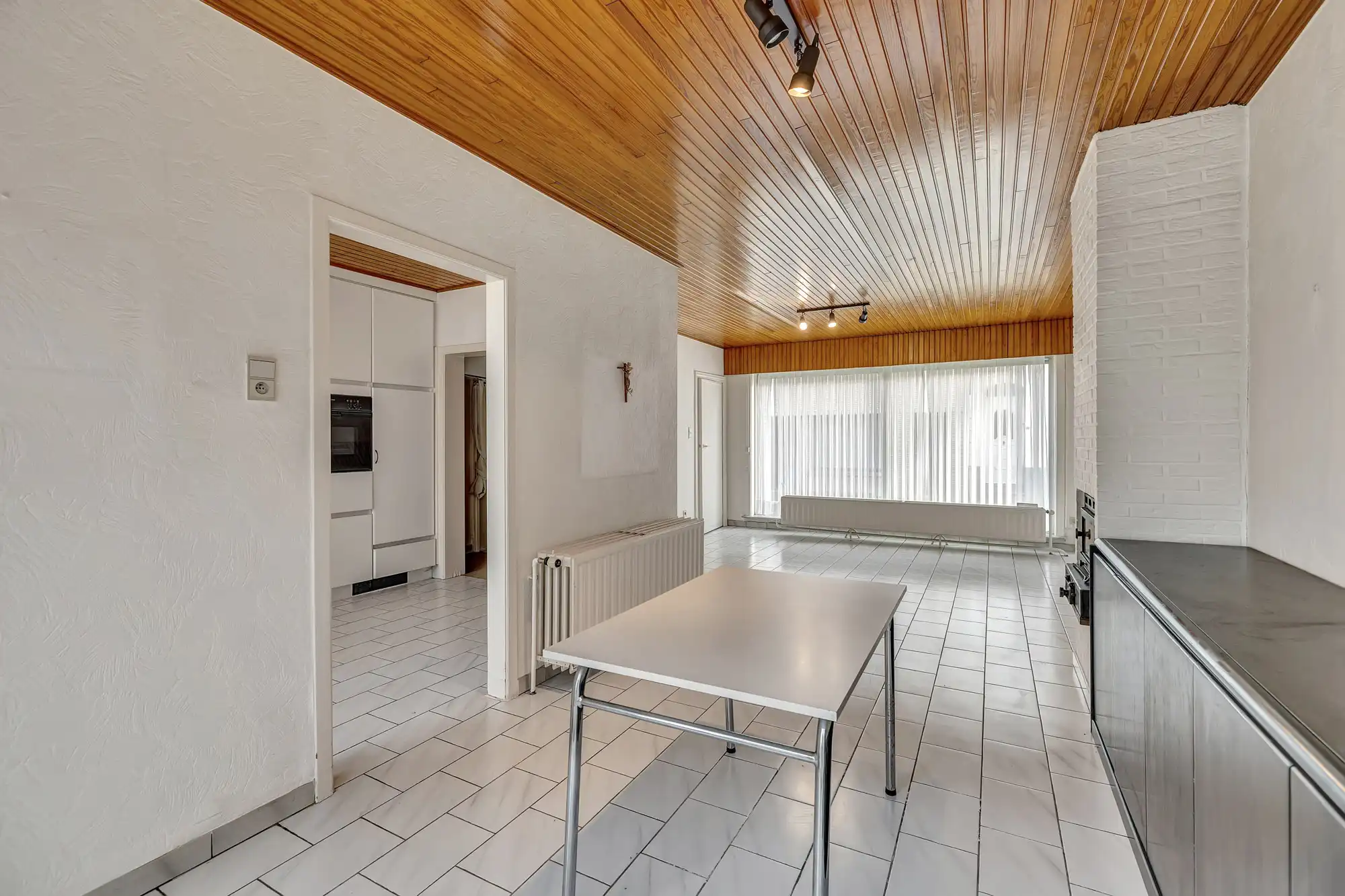 Te renoveren woning met veel potentieel nabij centrum foto 9