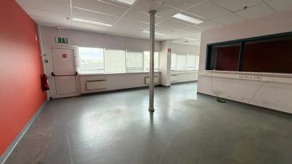 Logisiteke loods te huur in industriezone Mechelen-Noord foto 13