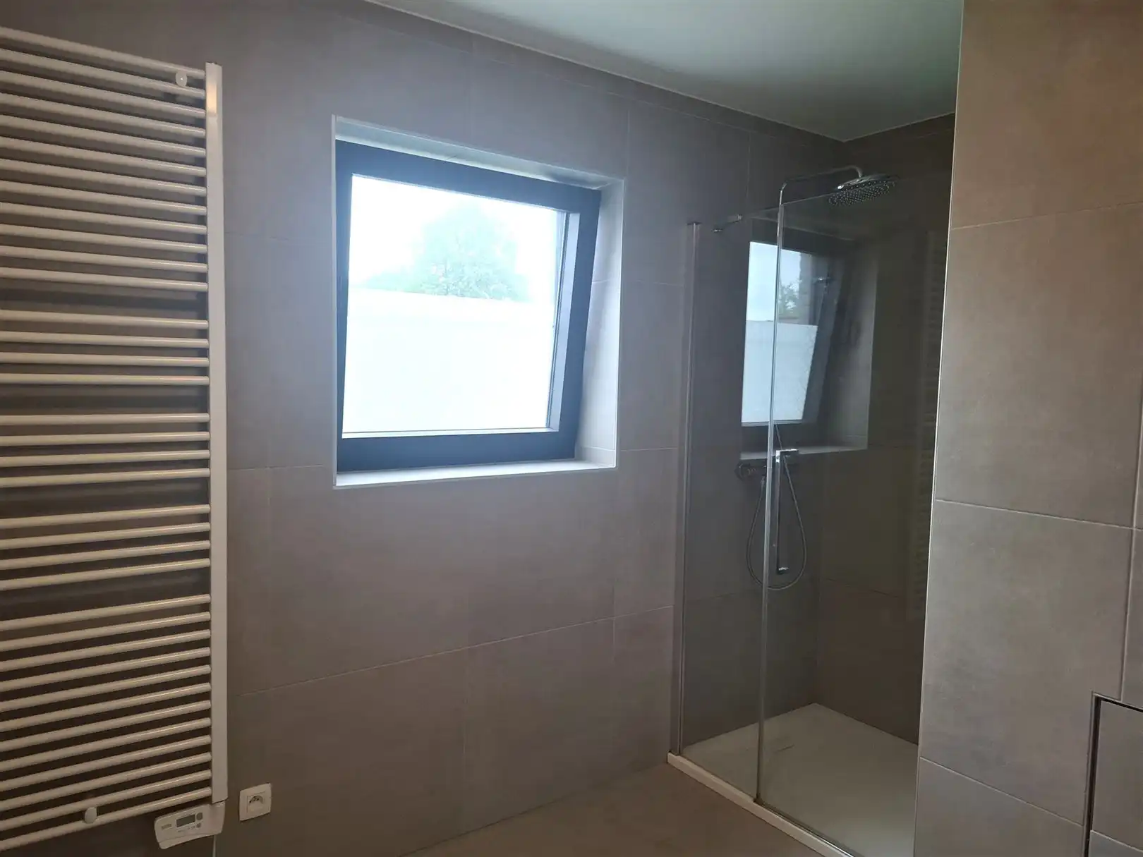 TE HUUR: Vrijstaande BEN-woning met 3 slaapkamers te Pelt! foto 15