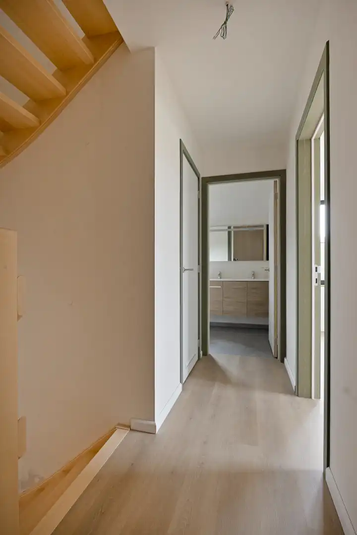 Afgewerkte halfopen bebouwing met 3 slaapkamers, tuin, terras en garage in Kerkom! - EPB A kWh/m² - bewoonbare opp. 147 m² - 6% BTW Mogelijk foto 13