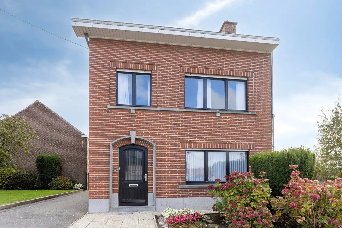 Woning met 5 slaapkamers en grote tuin. foto 8