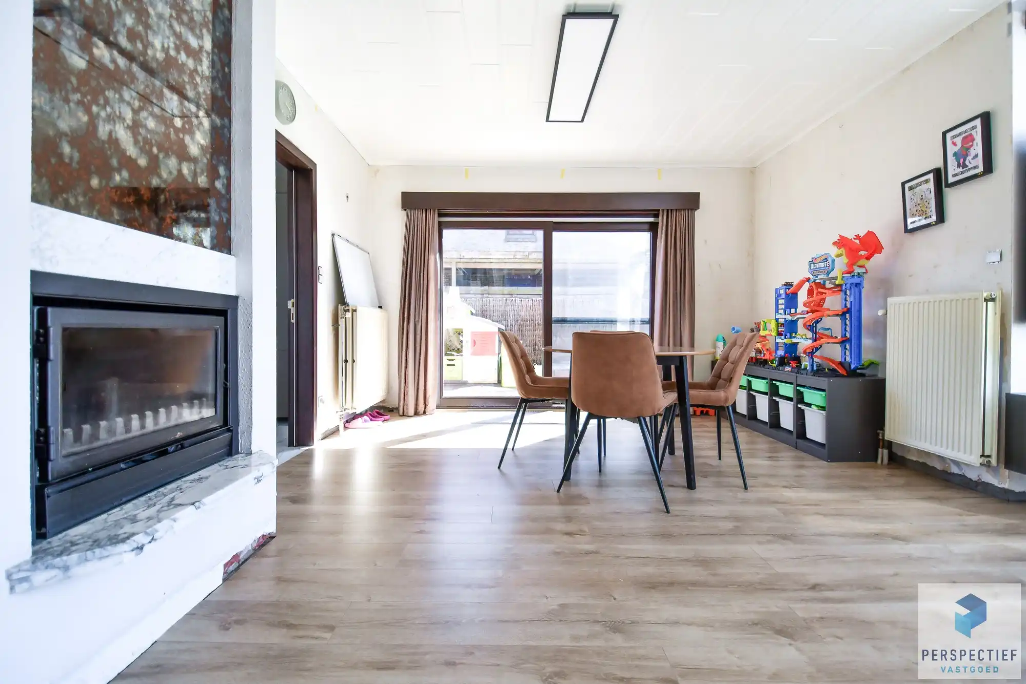 Centraal gelegen ruime woning met 3 slaapkamers - garage en grote tuin op 615 m² foto 10