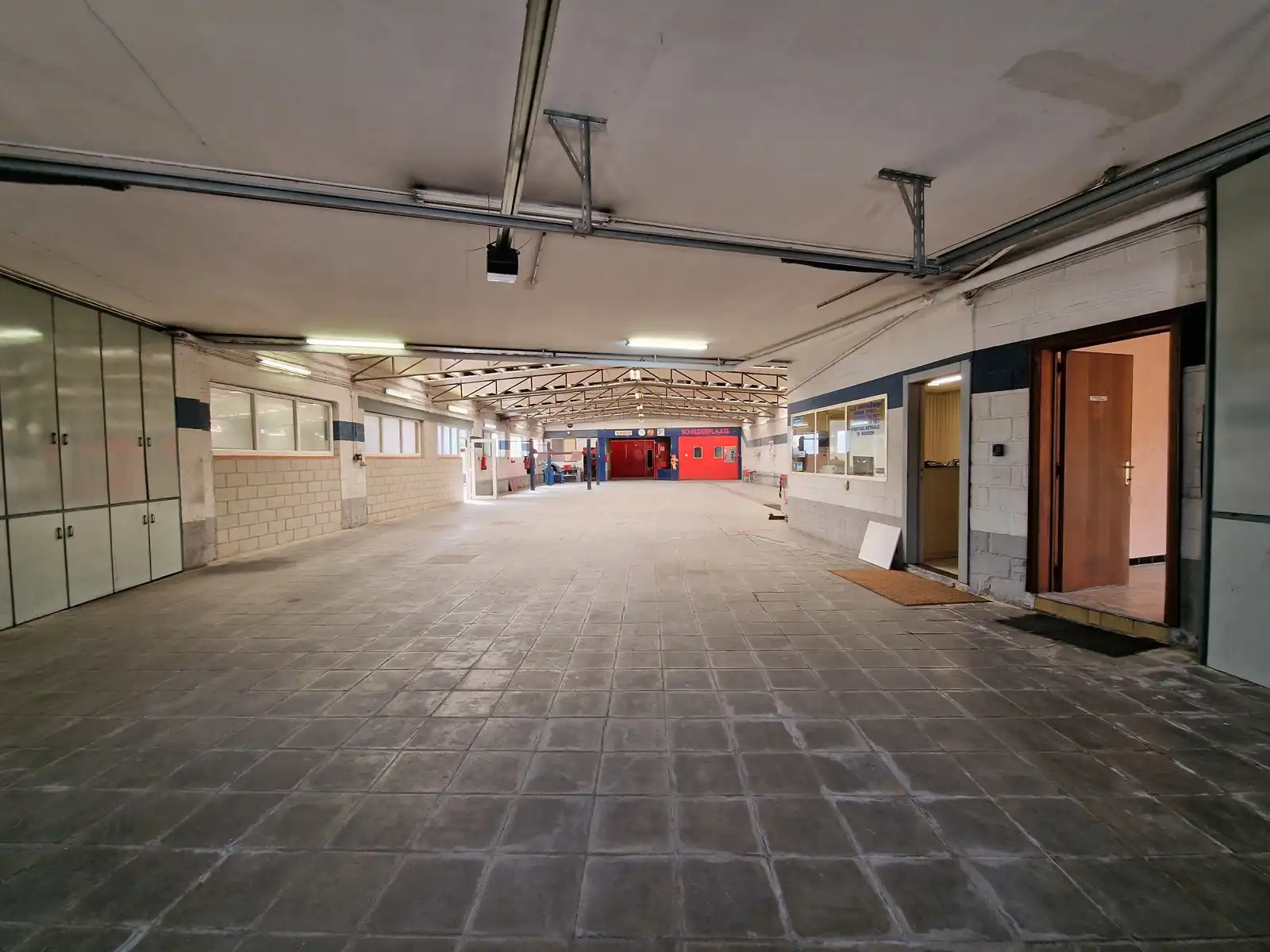 Polyvalente garage 600m² met appartement te Ransberg (Linter) foto 17