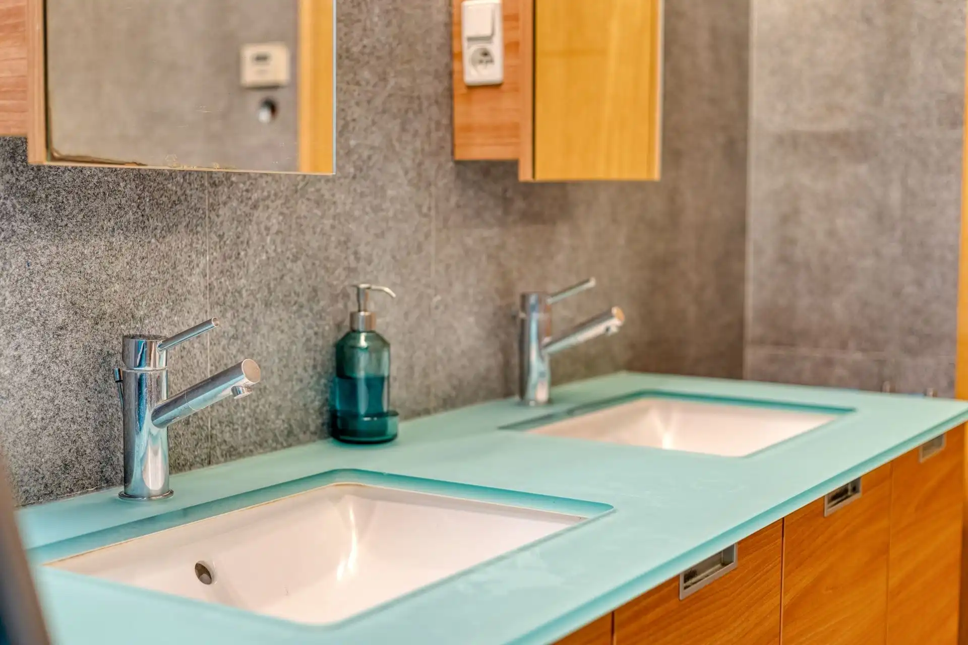 Lichtrijke, moderne villa in perfecte staat op rustige locatie foto 30