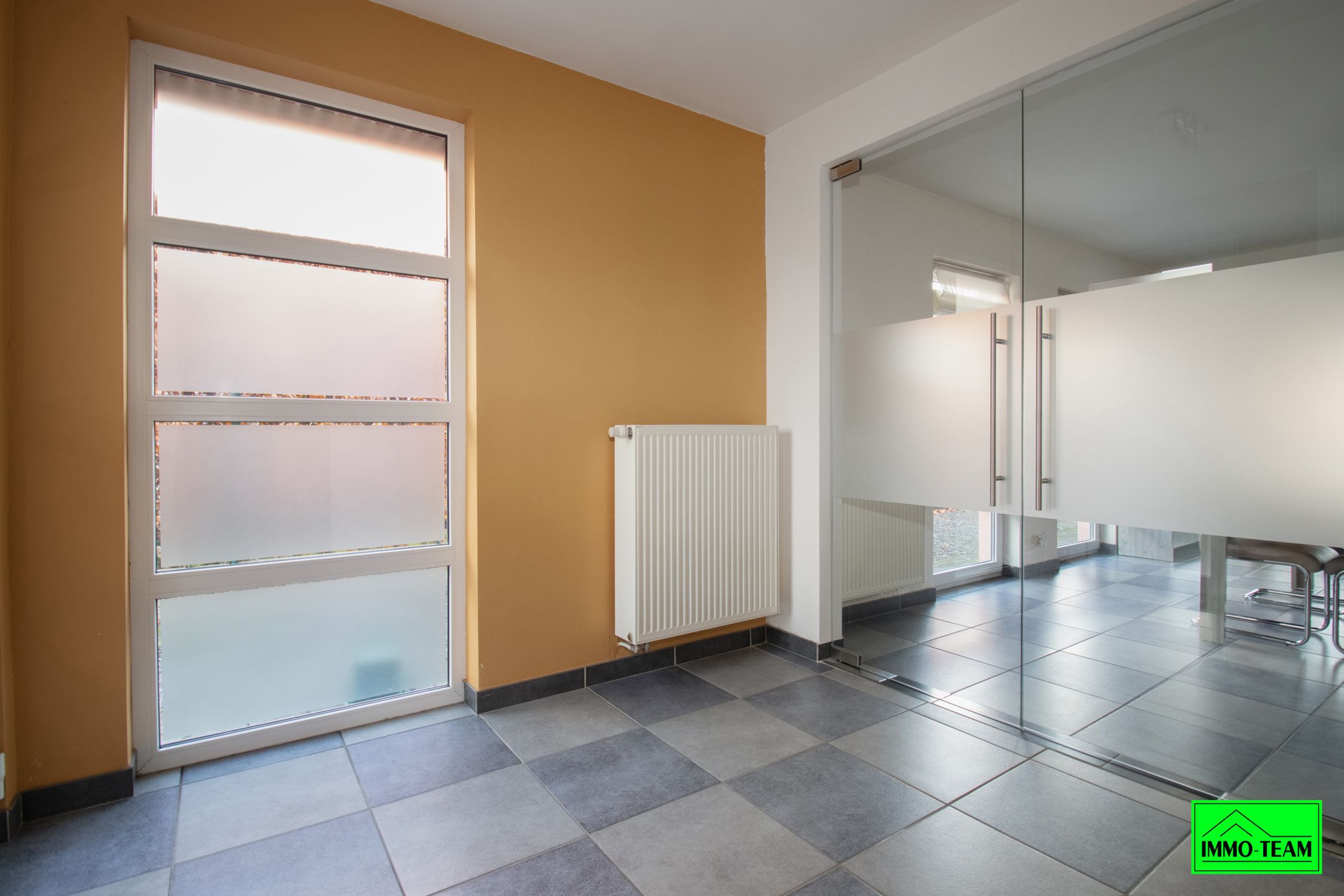 Halfopen gezinswoning met 3 ruime slaapkamers, EPC B foto 3