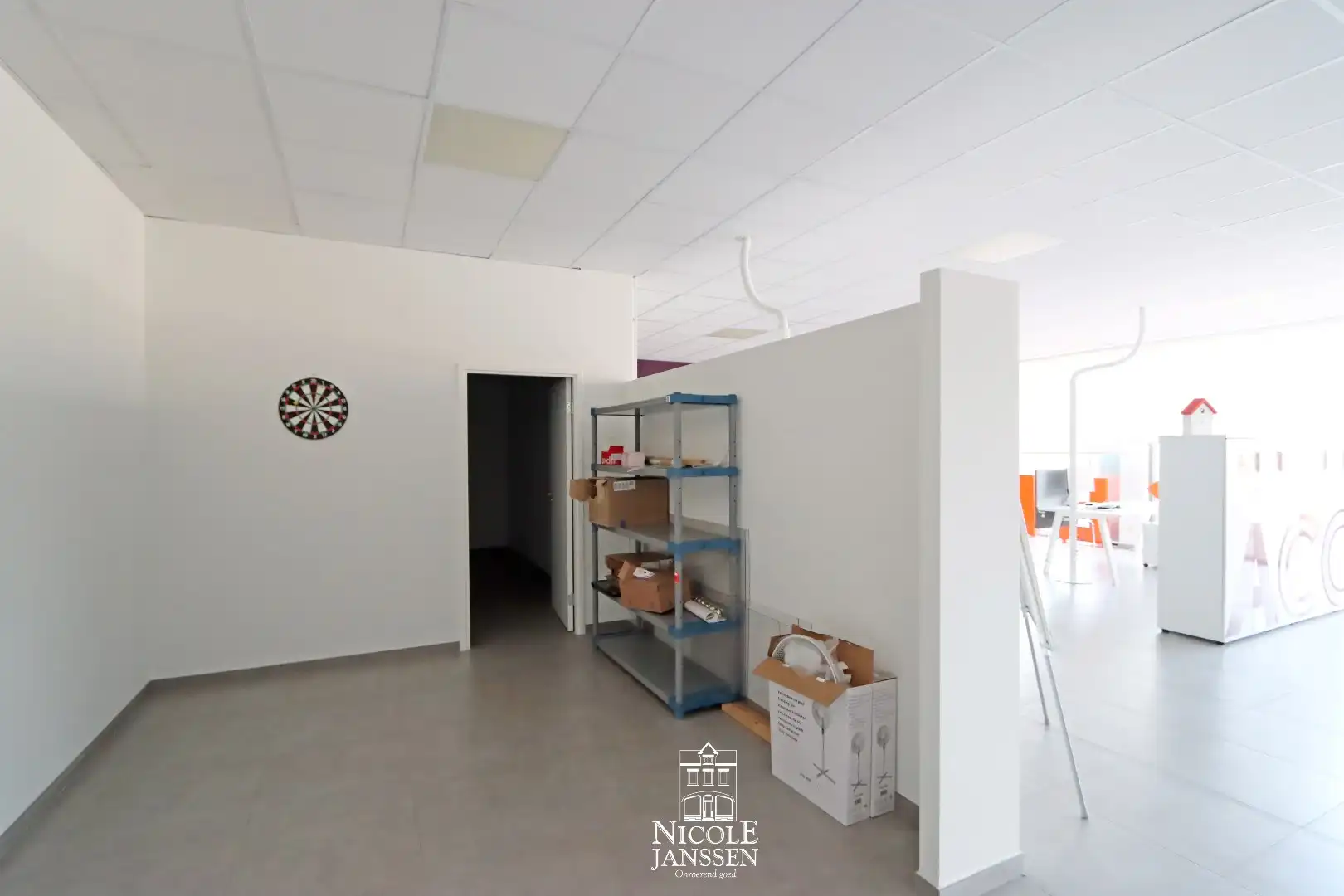 Gelijkvloers handelspand/kantoorruimte  foto 12