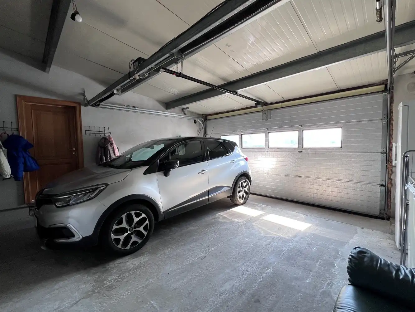 Instapklare woning met 4 slaapkamers, loods en dubbele garage foto 15