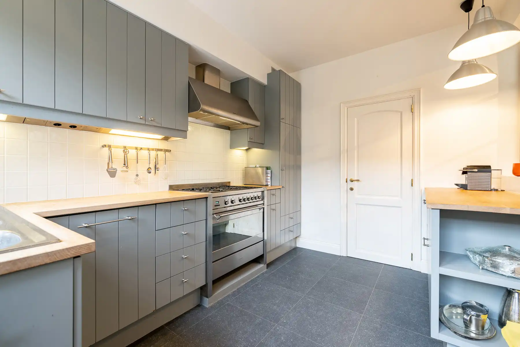 Instapklare , gemeubelde woning gelegen in Oud-Knokke vlakbij de groentenmarkt foto 9