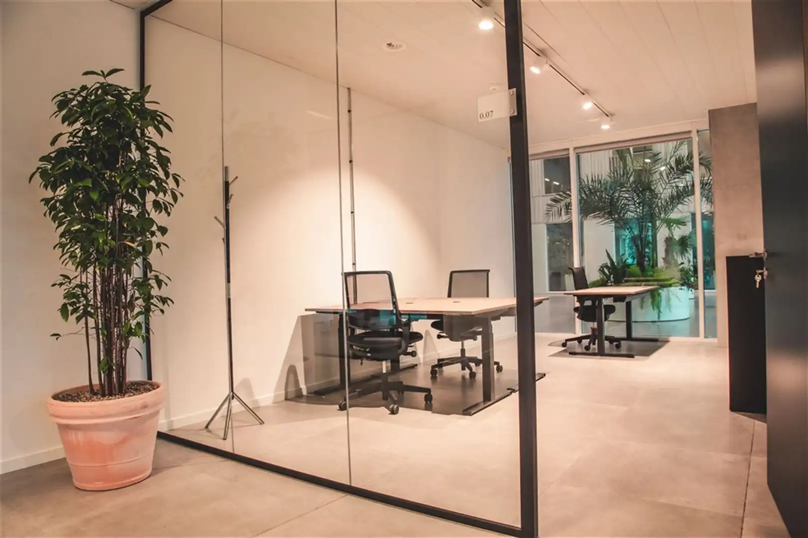 Full-service kantoren aan Dampoort station - ruimtes vanaf 17m² tem 63m² foto 15