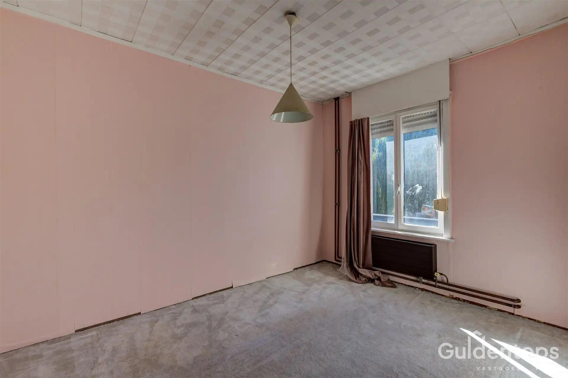 Te renoveren gezinswoning met 3 slaapkamers en grote tuin. foto 31