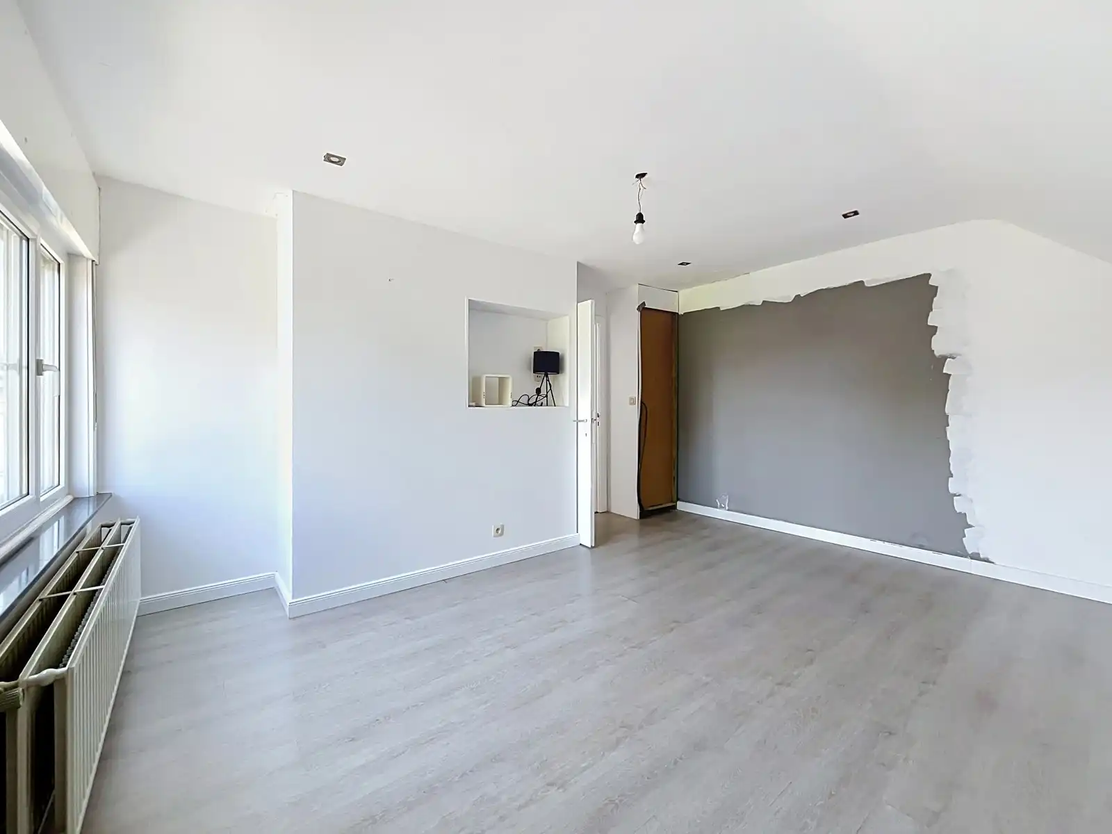 Charmante en opgefriste woning te Nieuwerkerken foto 9