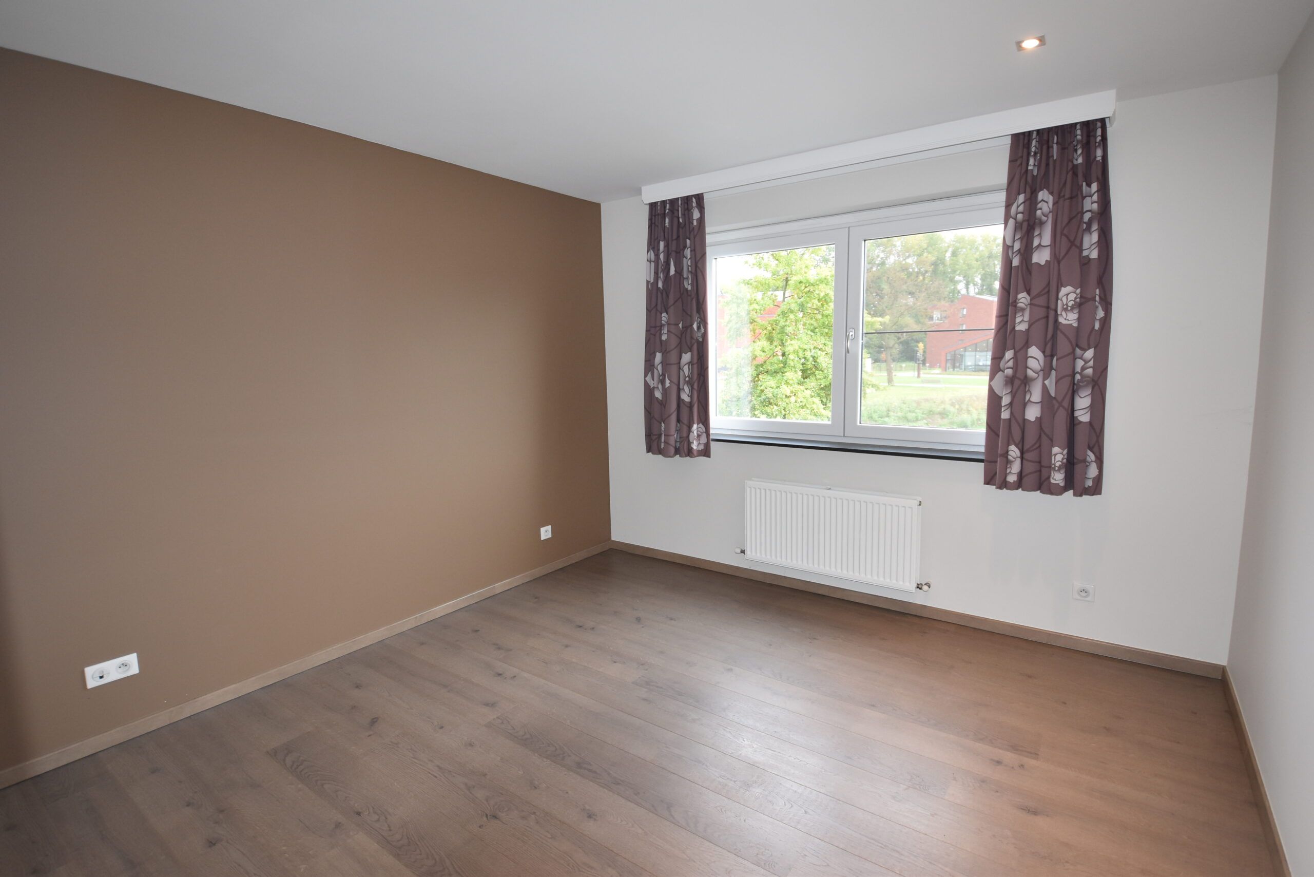 Trendy recent 2 slpk appartement met garagebox foto 10