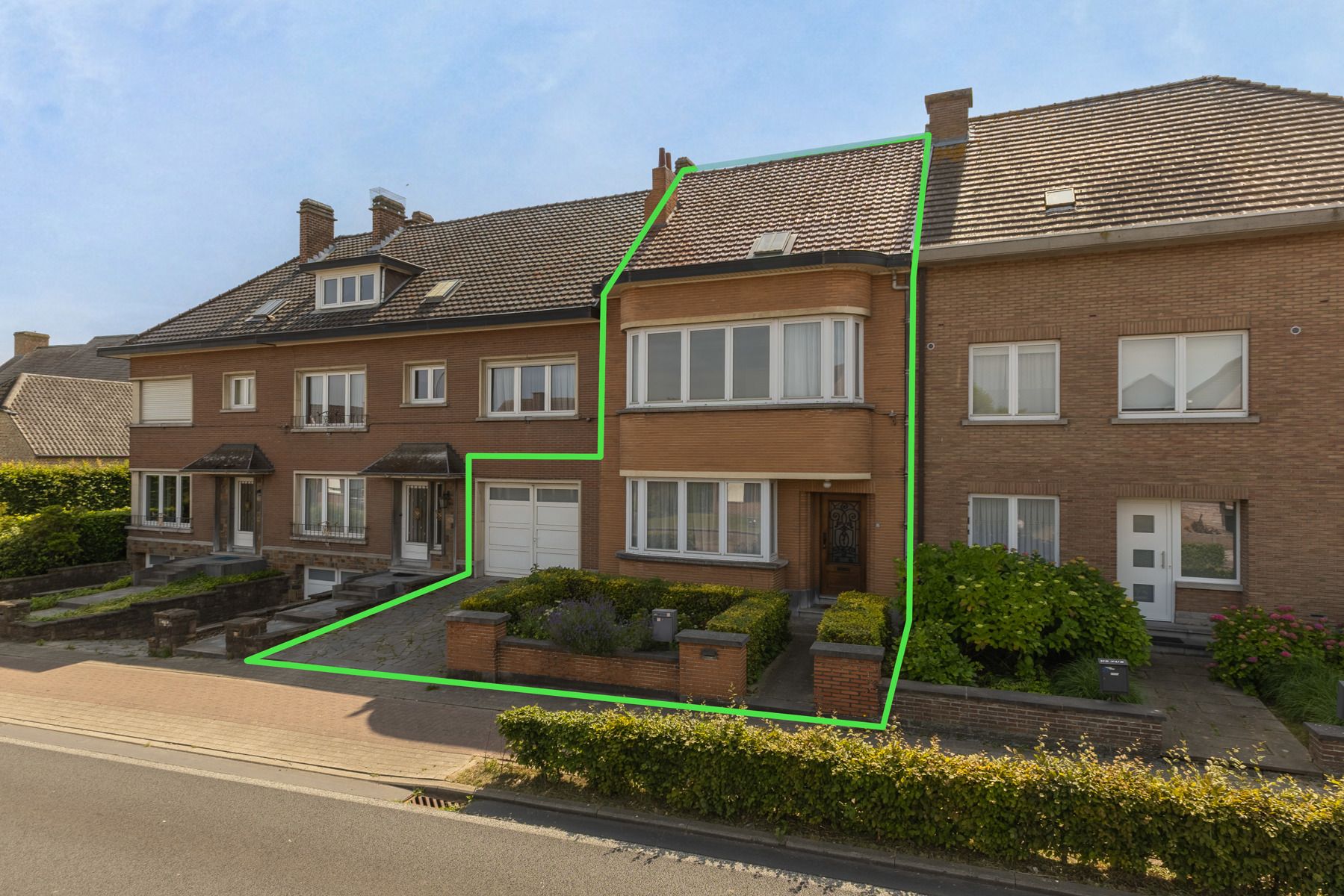 Gunstig gelegen woning met garage en grote tuin foto 2