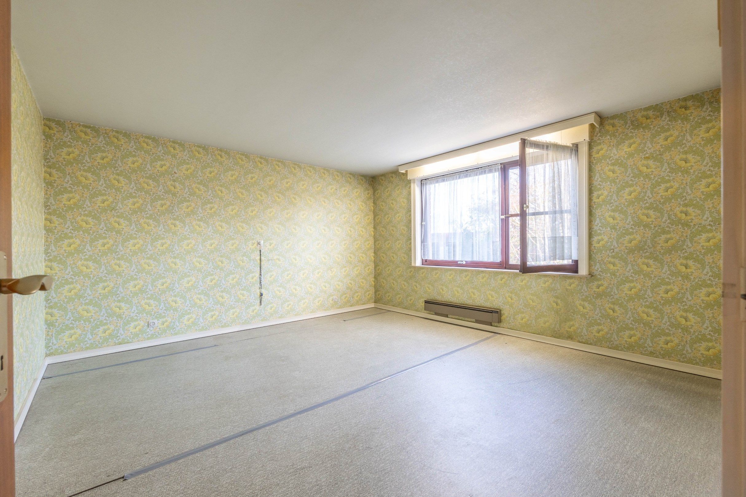 TE RENOVEREN ALLEENSTAANDE WONING MET GARAGE foto 13